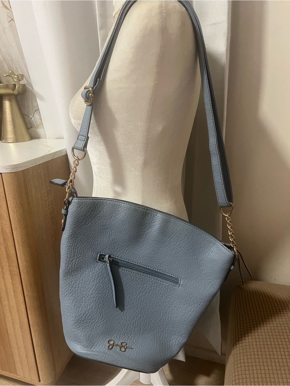 Jessica Simpson bucket bag